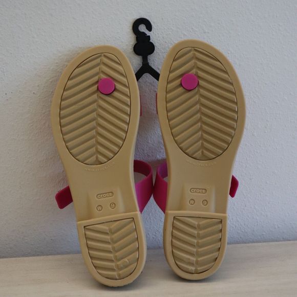 Crocs 206108-6TH Women's Sz 9 Fuchsia Fun/Tan Tulum Toe Post Sandals - Picture 2 of 8